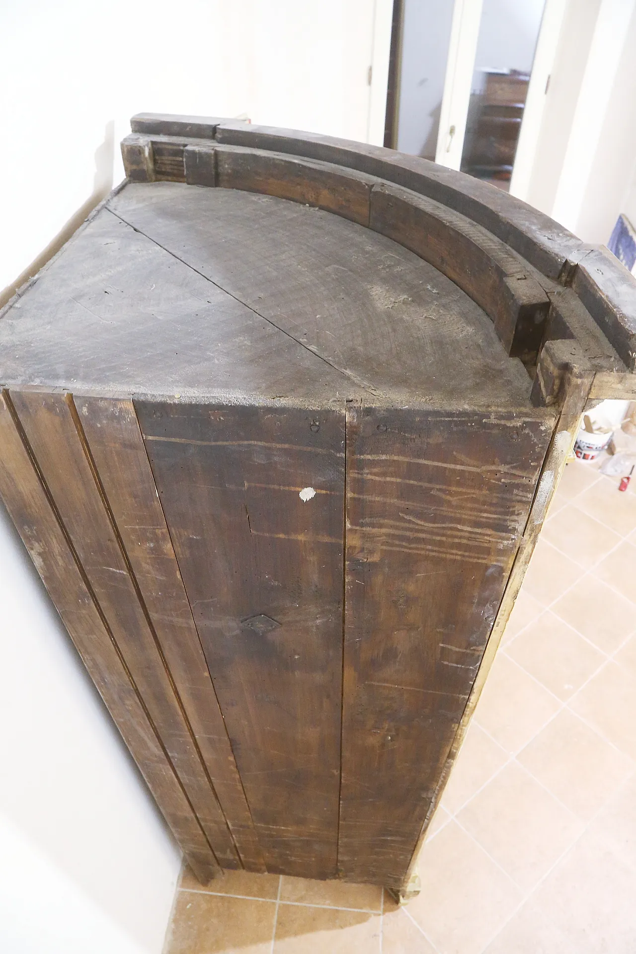 Empire style ivory lacquered curved corner cabinet, 19th century 12