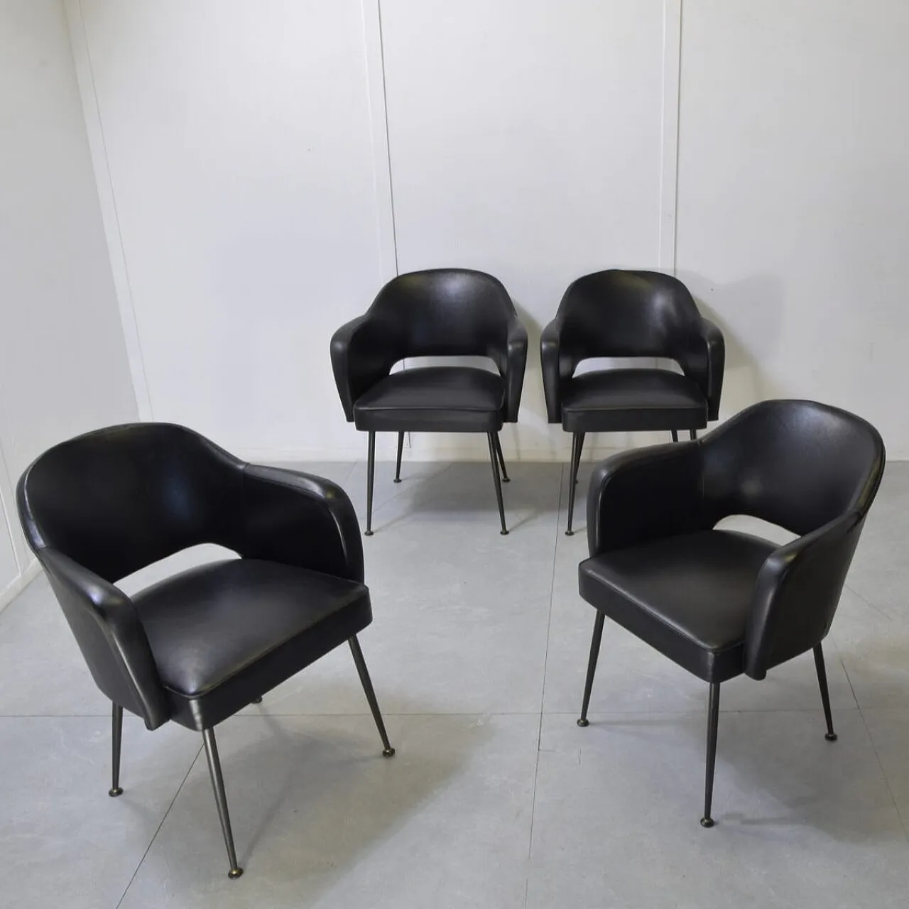 4 Poltrone nello stile di Eero Saarinenin, anni '60 1