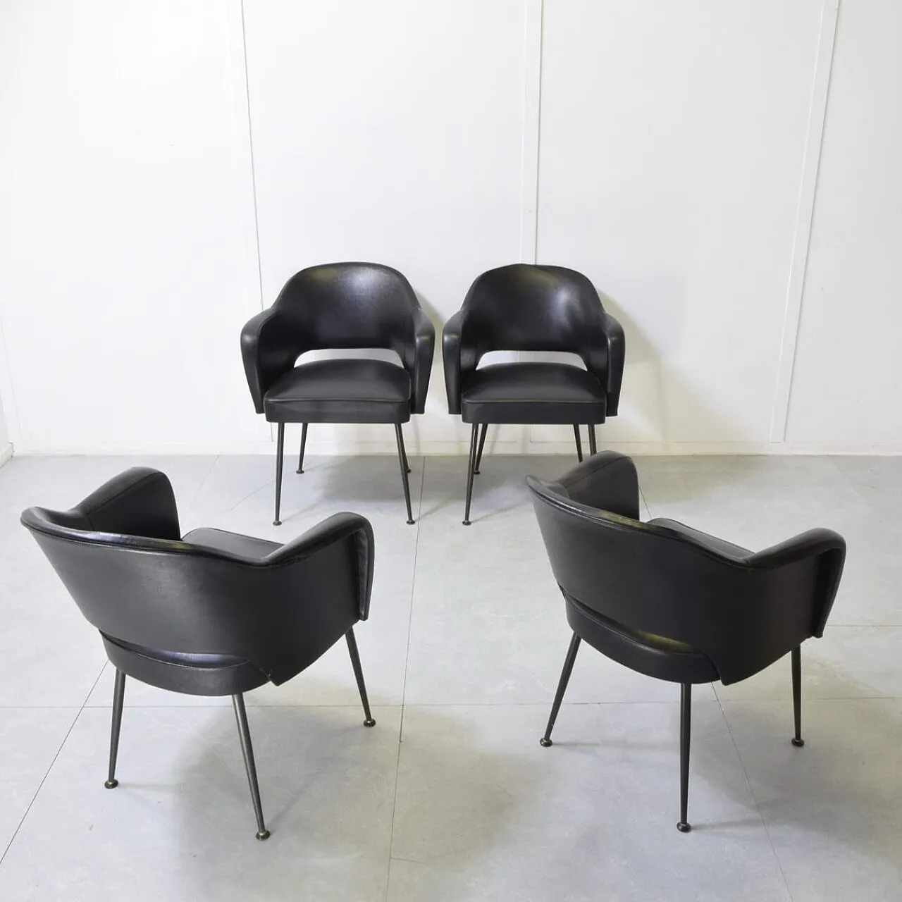 4 Poltrone nello stile di Eero Saarinenin, anni '60 4