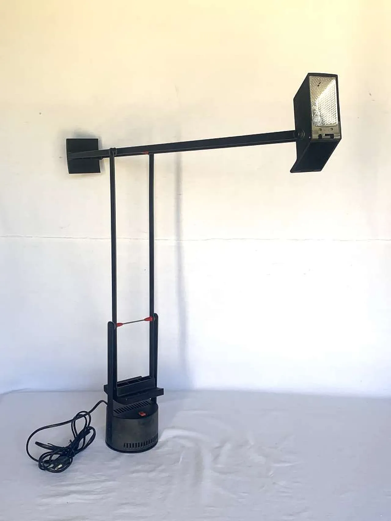 Lampada Tizio di Richard Sapper per ARTEMIDE, anni '70 2