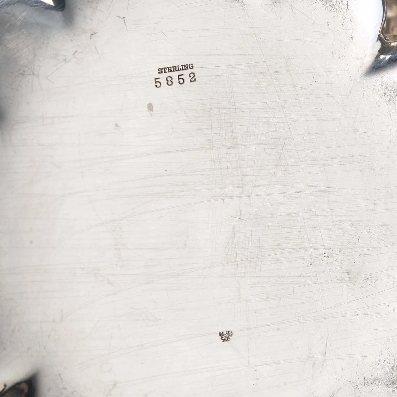 Centrotavola in argento sbalzato e cesellato, '900 8