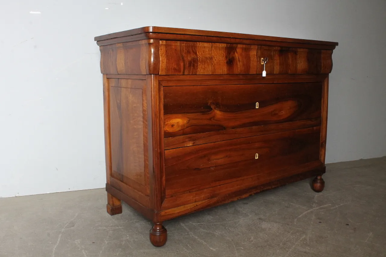 Comò cassettone cappuccino Carlo X in noce, 1820 1