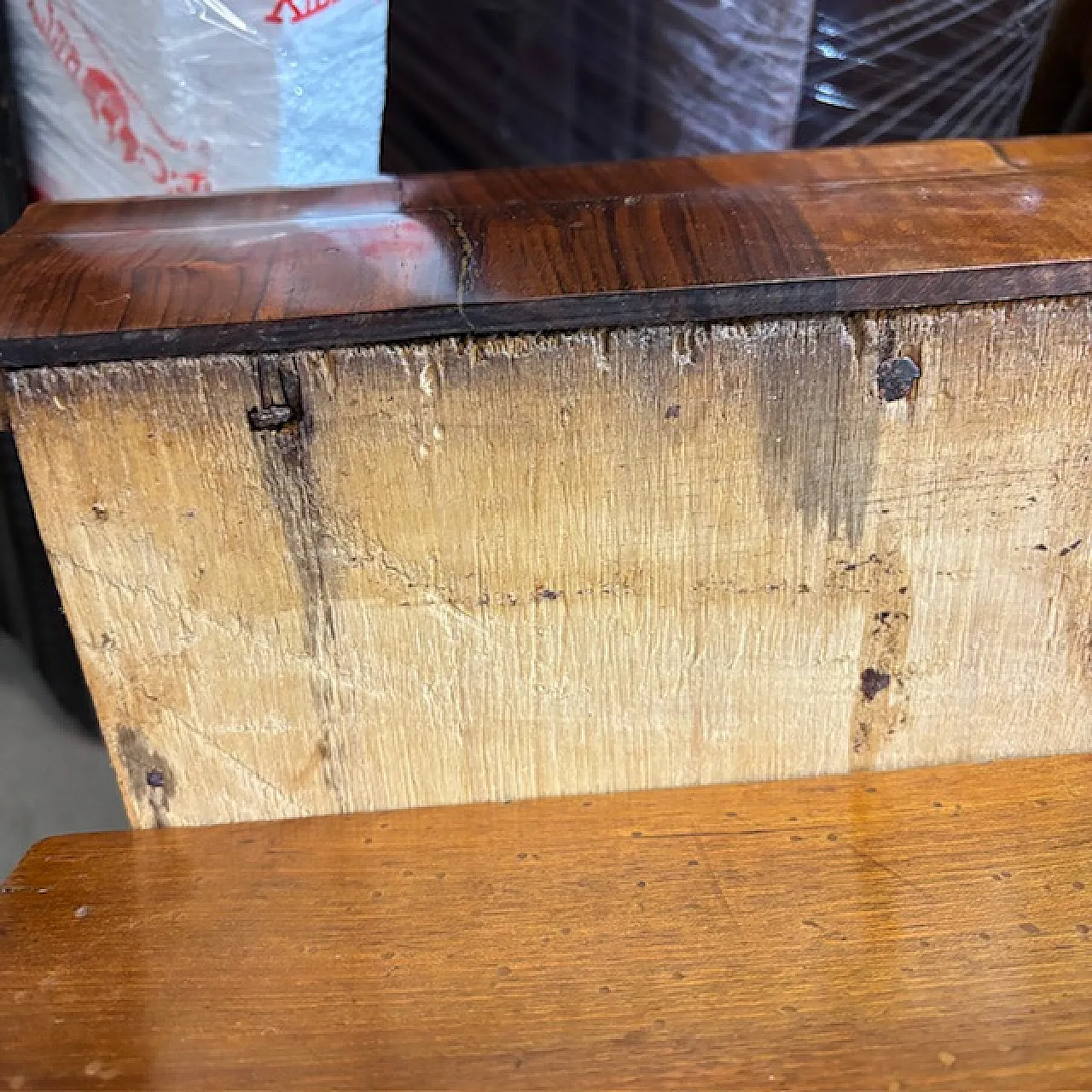 Comò cassettone cappuccino Carlo X in noce, 1820 4