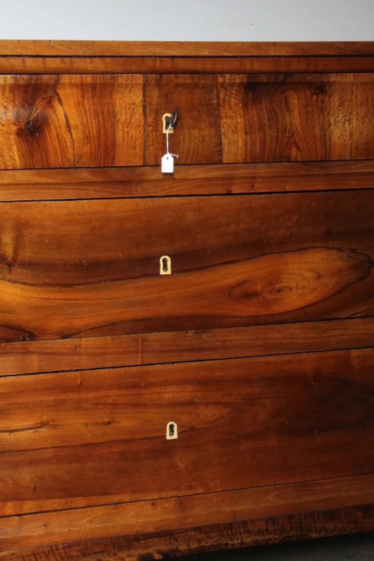 Comò cassettone cappuccino Carlo X in noce, 1820 8