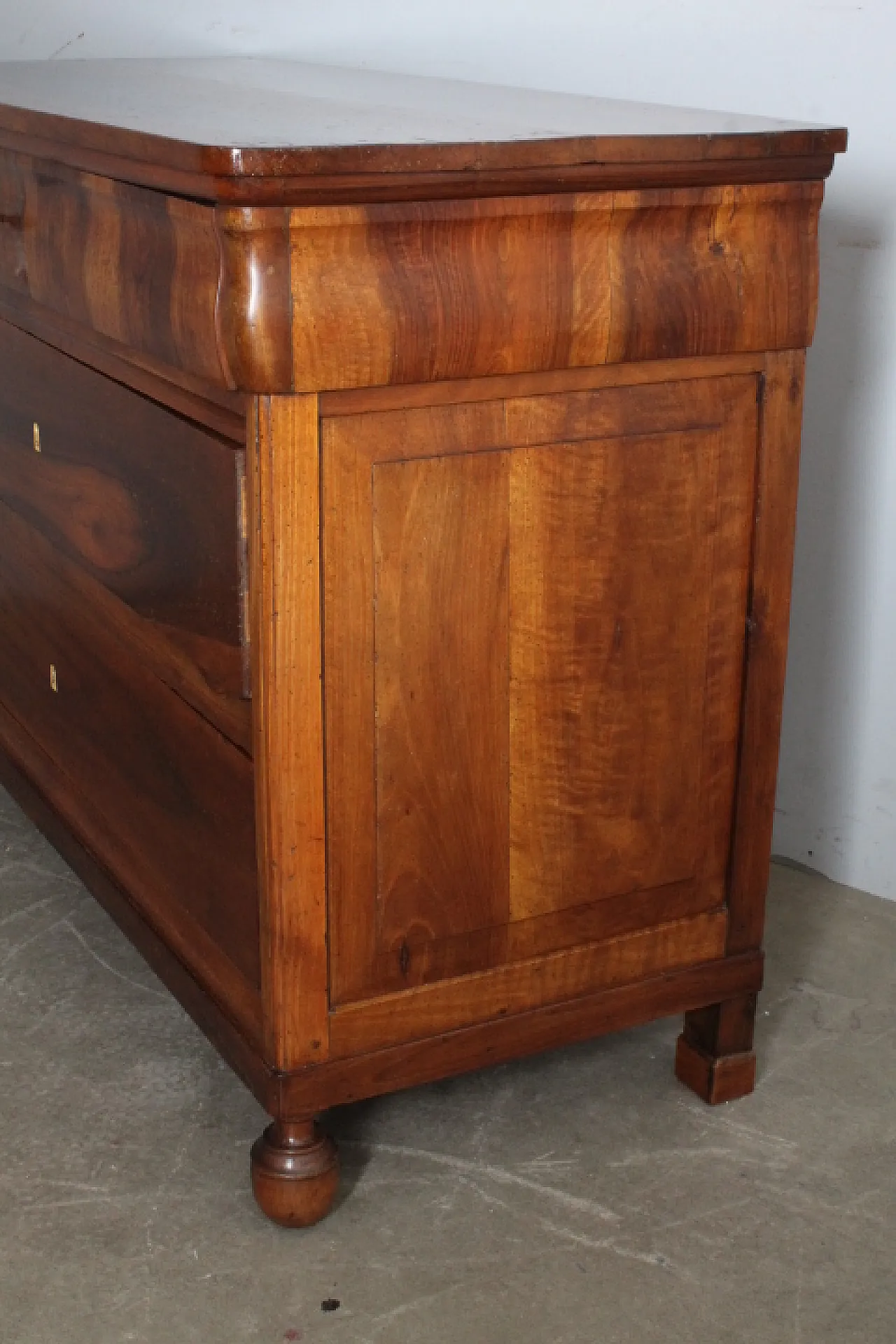 Comò cassettone cappuccino Carlo X in noce, 1820 17