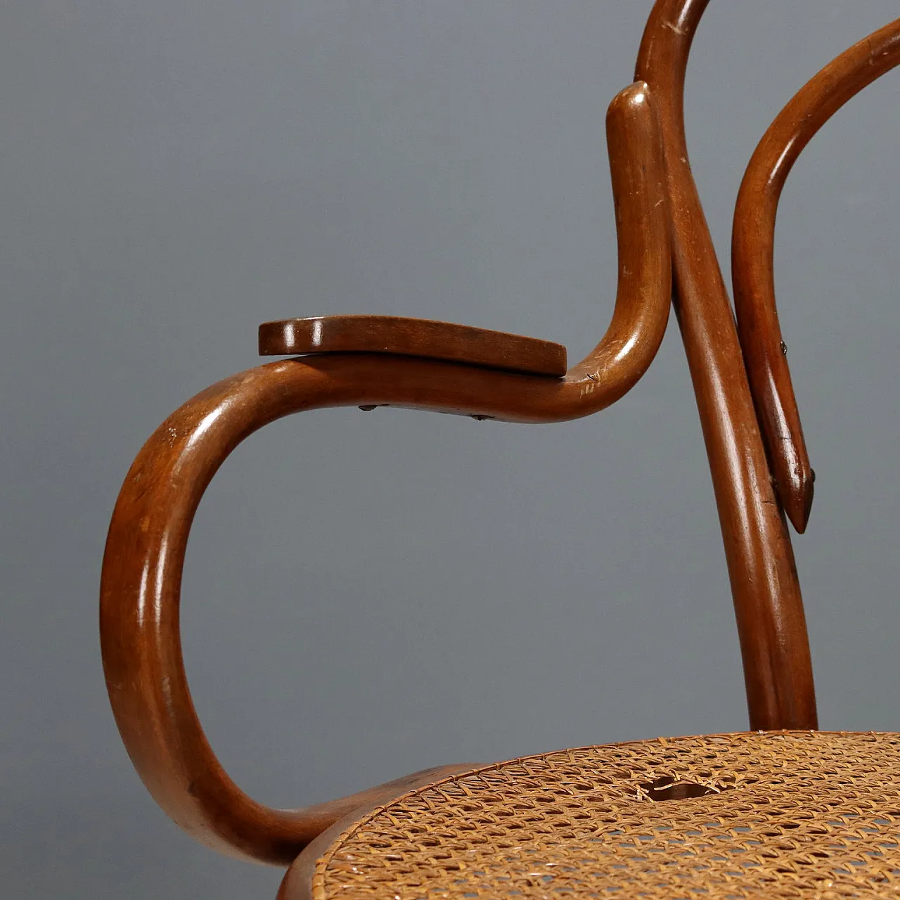 Poltrona Thonet in faggio con seduta in canna, fine '800 5