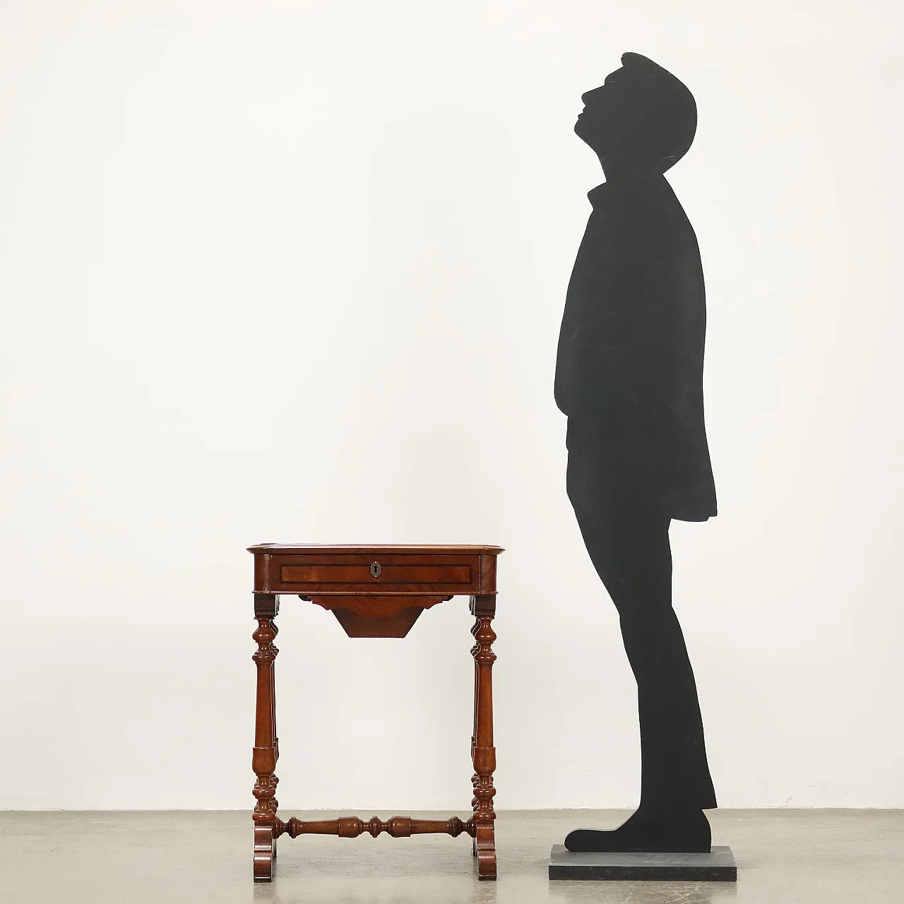 Tavolo da lavoro in noce a cassetti, '800 2