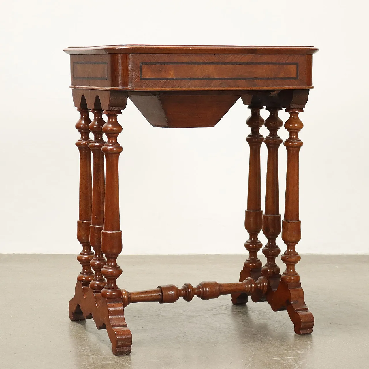 Tavolo da lavoro in noce a cassetti, '800 9