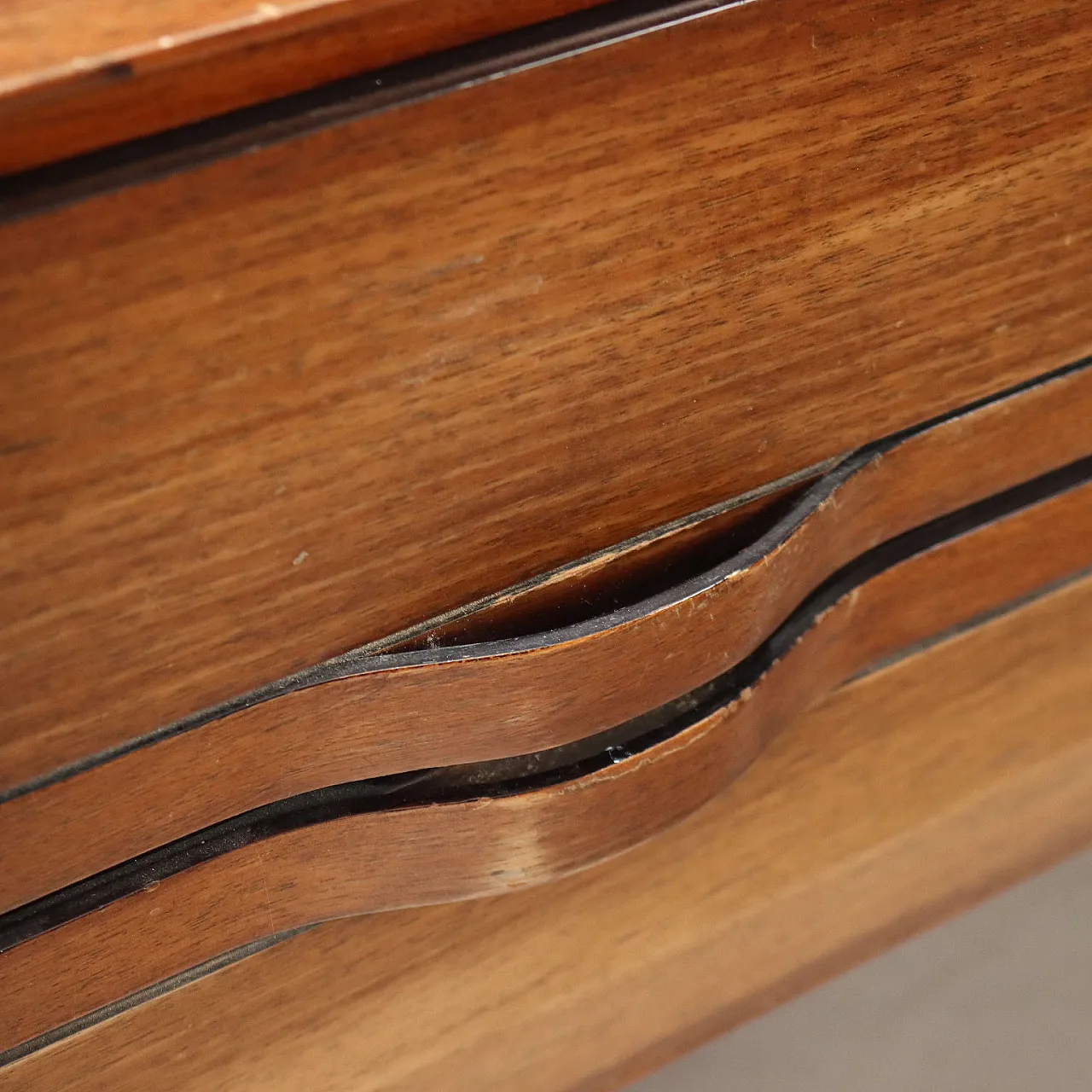 Mobile con cassetti e ripiano in legno esotico e metallo, '900 5