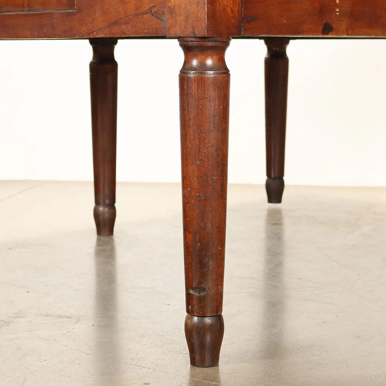 Table Umbertino in solid walnut extendable, 19th century 10