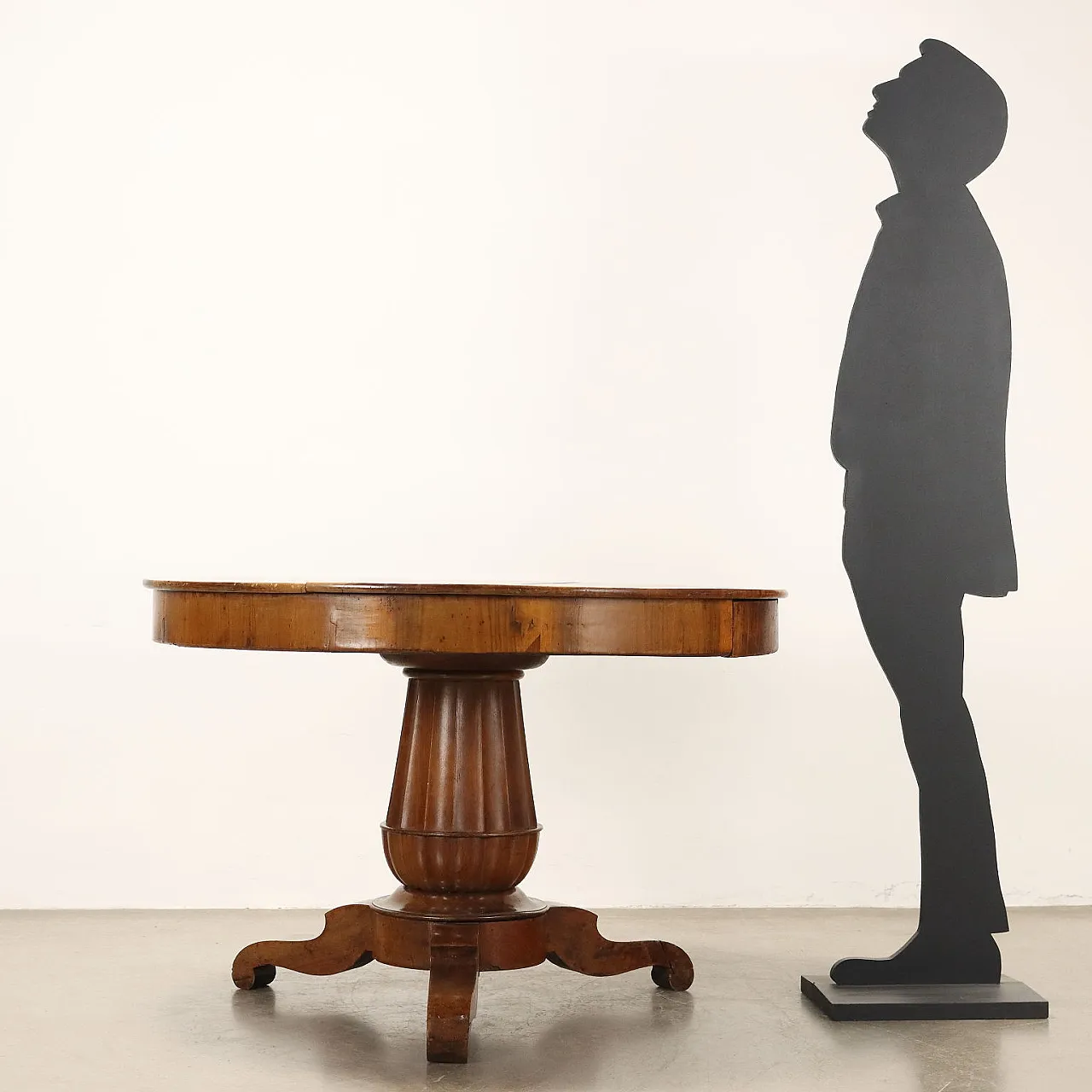 Tavolo rotondo in noce con cassetto, '800 3