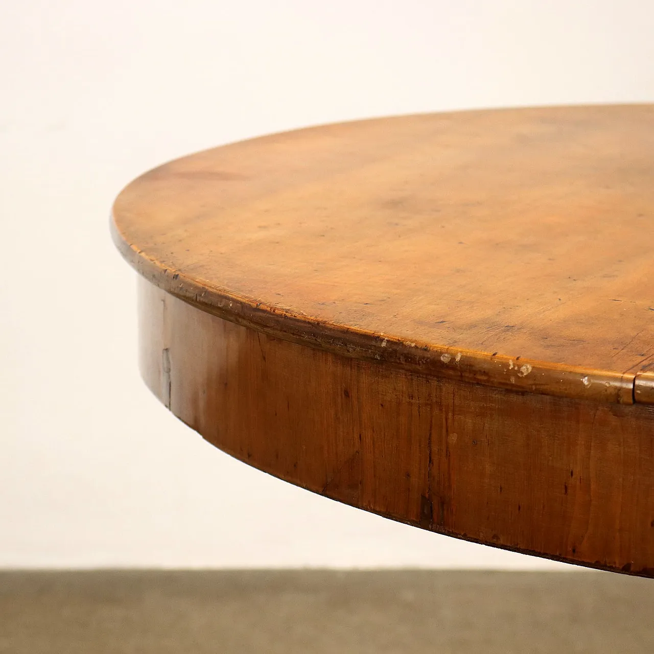 Tavolo rotondo in noce con cassetto, '800 6