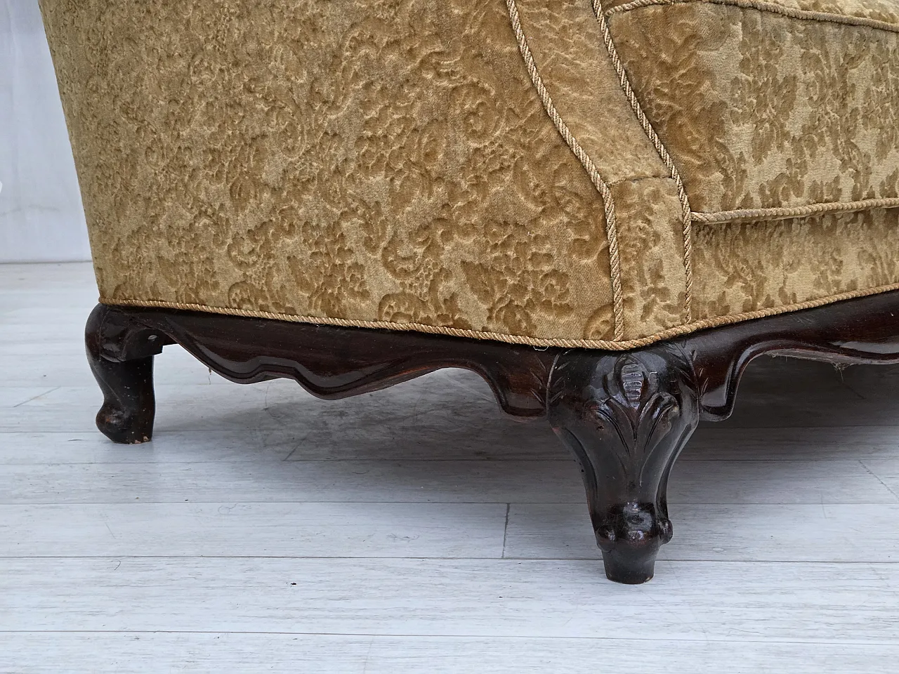 3 seater sofa in velvet and carved oak, 1950s 5