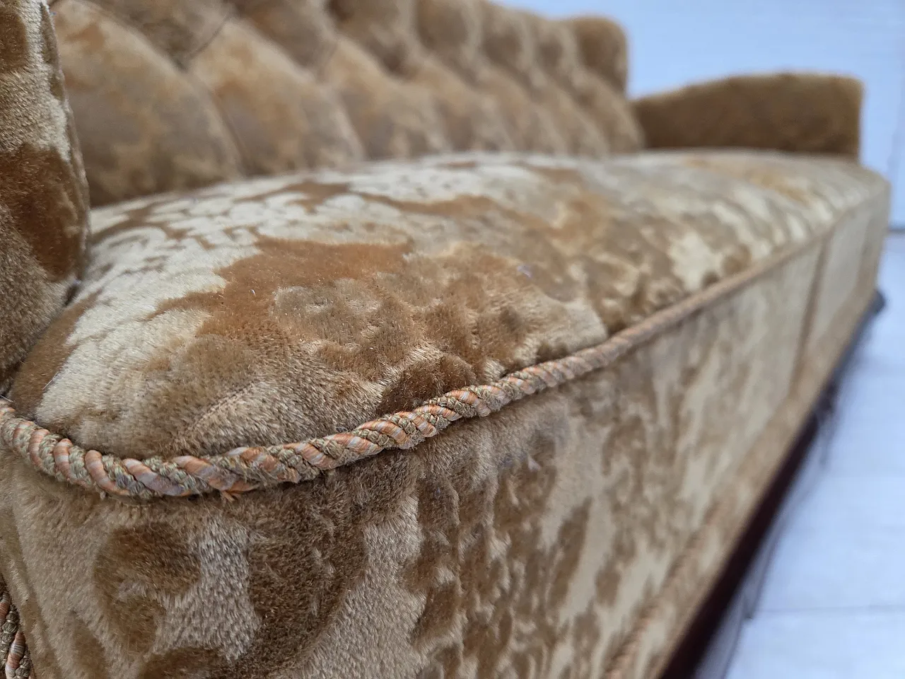 3 seater sofa in velvet and carved oak, 1950s 8