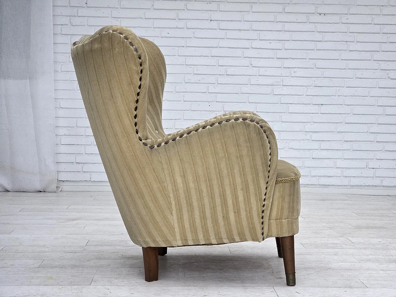 Danish armchair in light green velvet and beech wood, 1960s 8