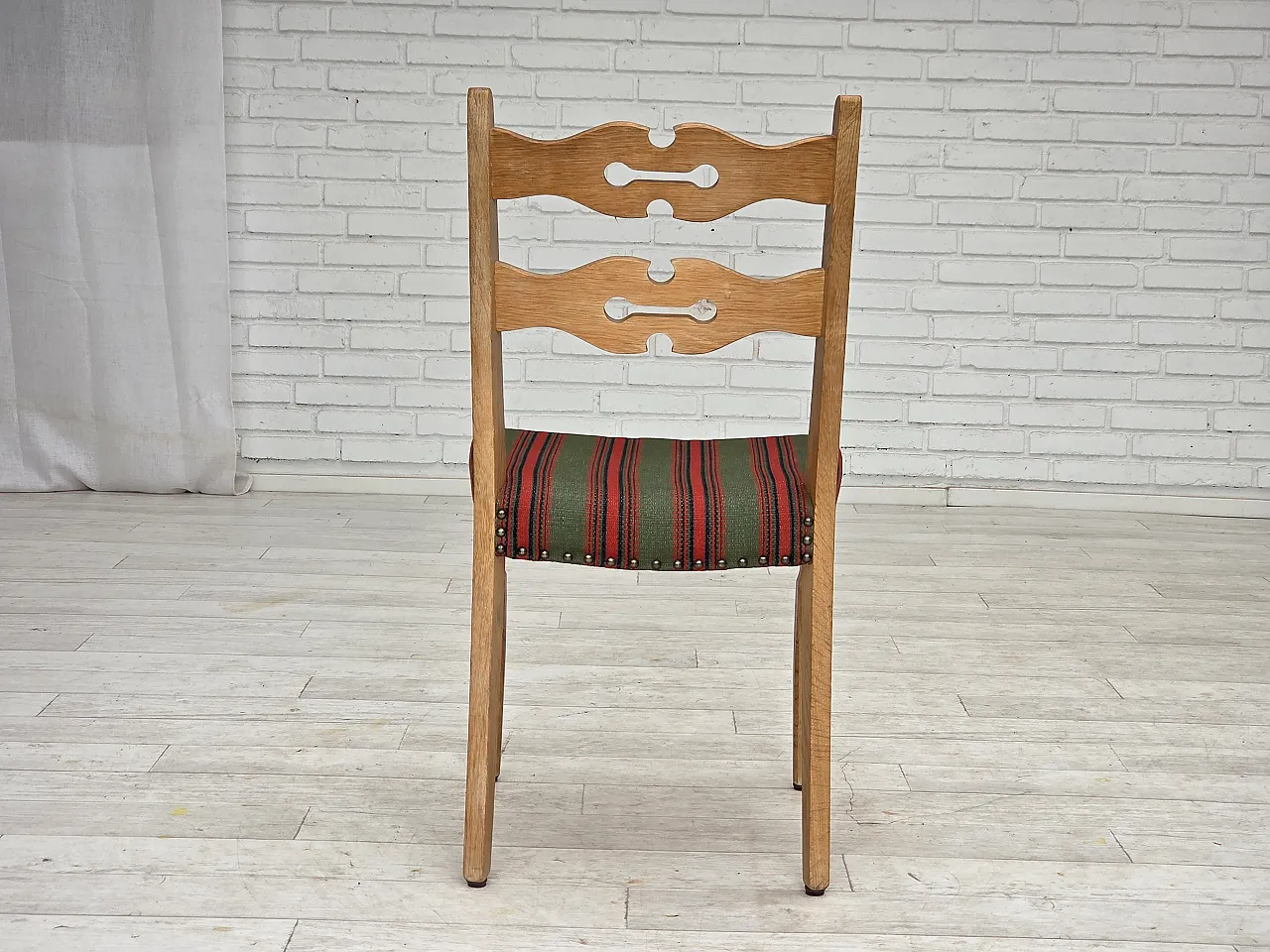 Pair of wool and solid oak chairs, 1970s 10