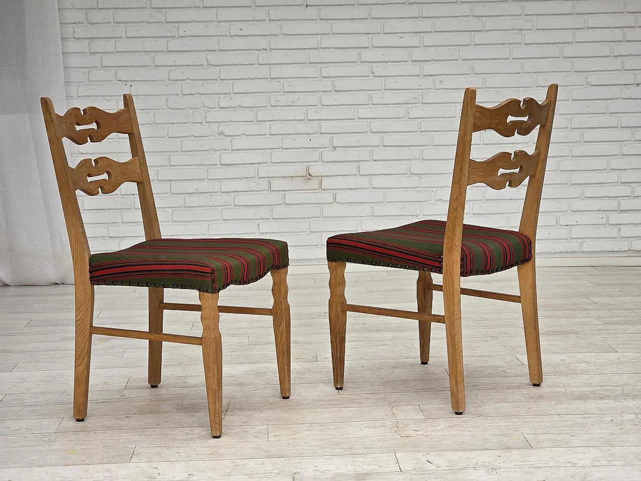 Pair of wool and solid oak chairs, 1970s 17