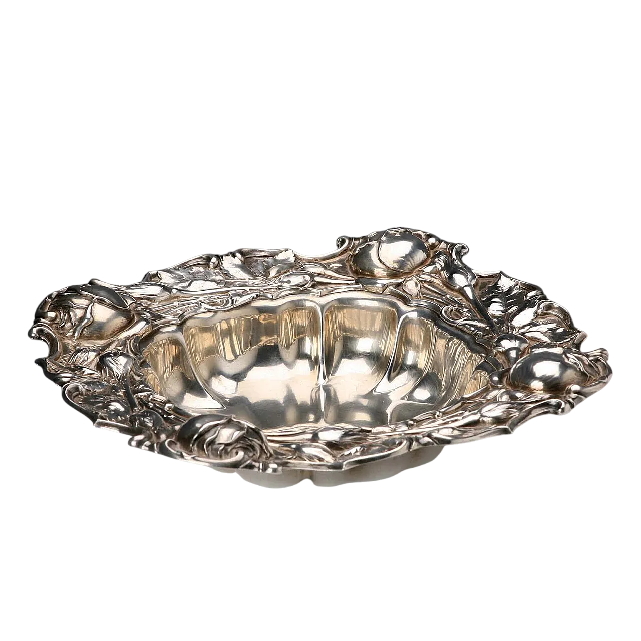 Centrotavola in argento sbalzato e cesellato, '900 10