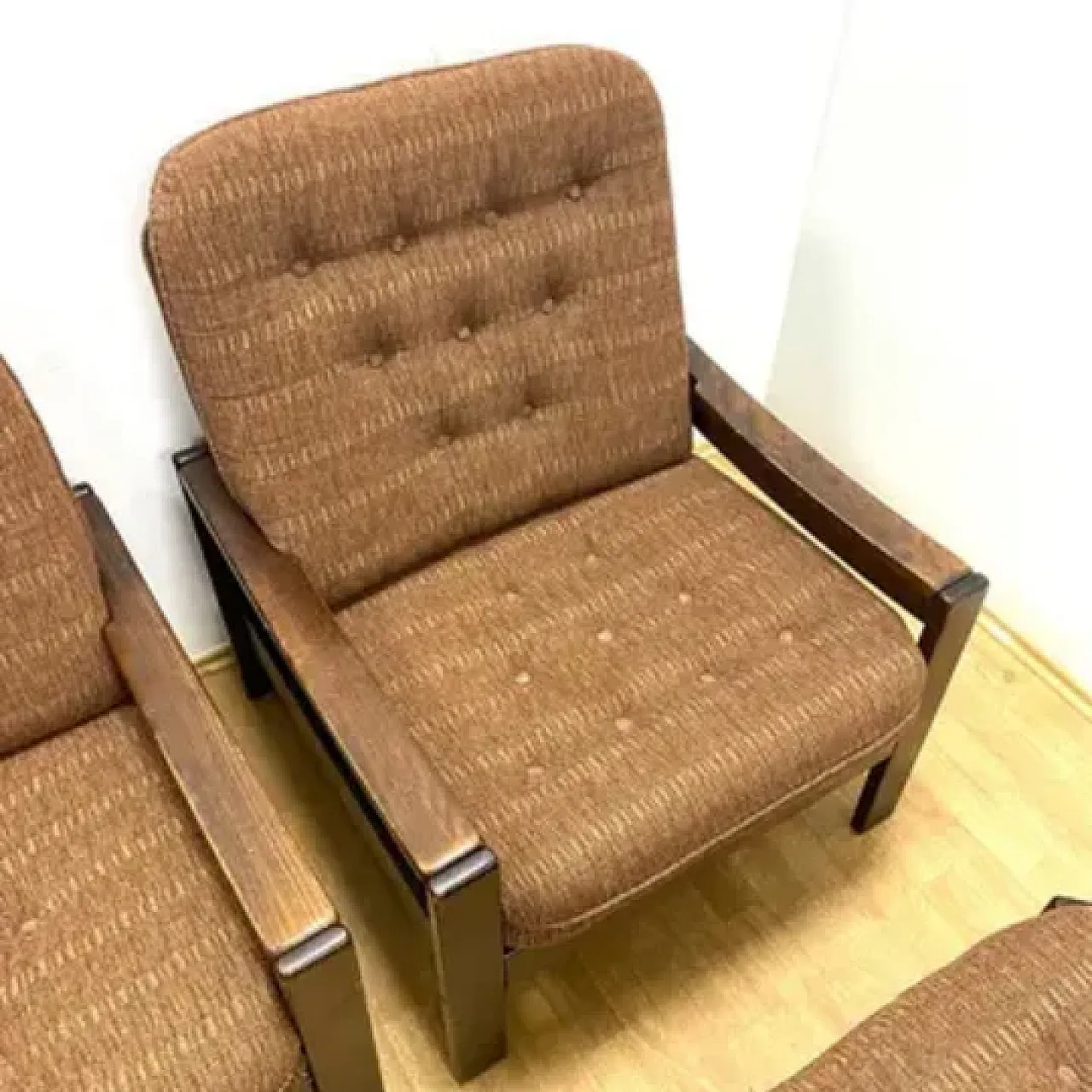 Coppia di poltrone con poggiapiedi, anni '70 10