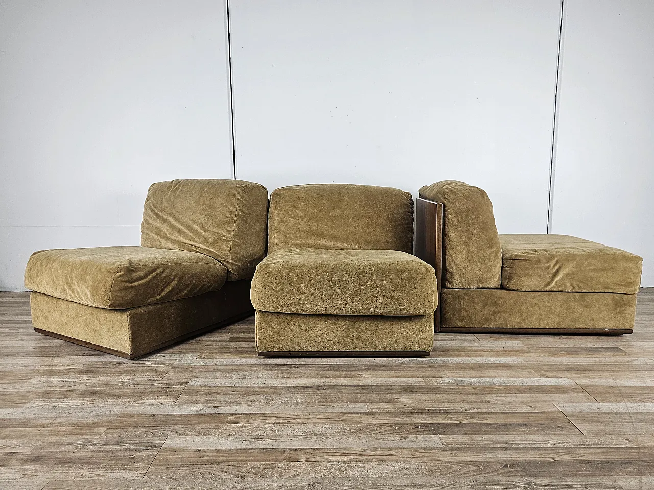 3 poltrone lounge in stoffa, anni '70 1