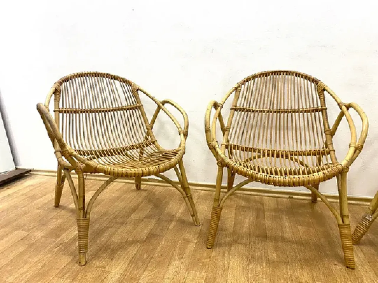 3 Retro armchairs with table, Alan Fuchs, 1960s 3