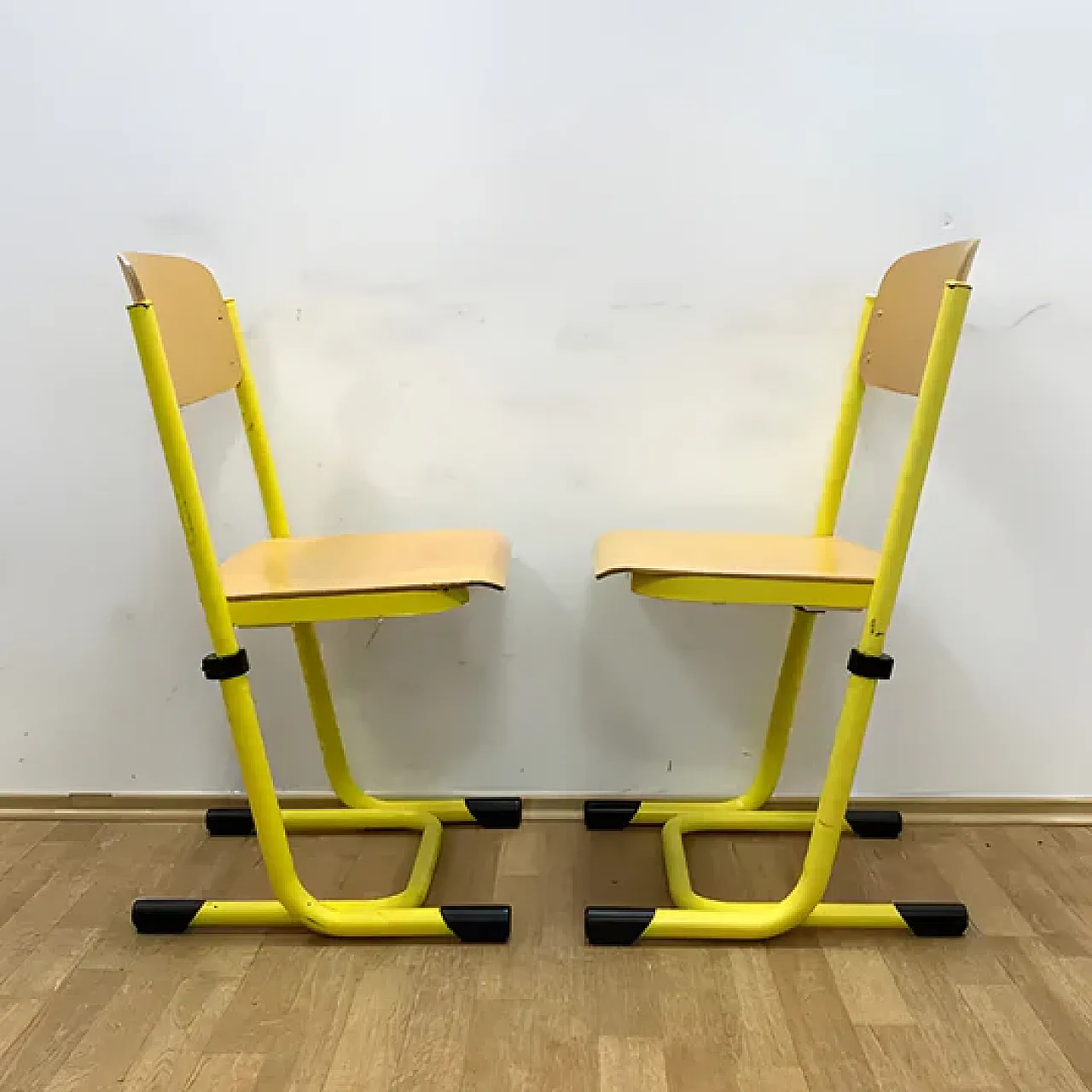 Coppia di sedie in metallo e impiallacciatura, anni '80 5