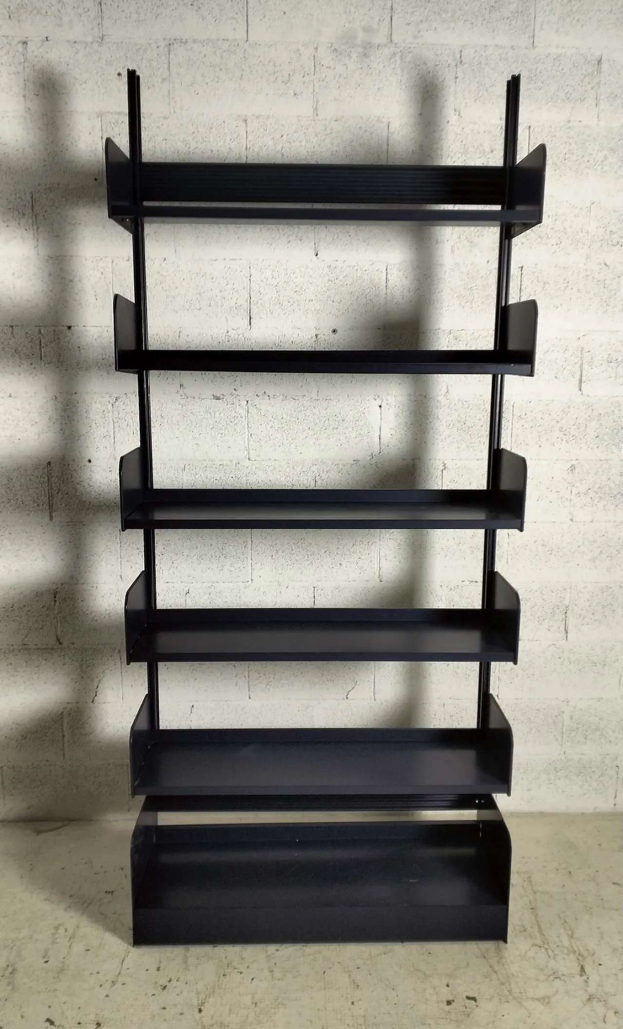 Congresso blue metal bookcases by Lips Vago, 70s 10