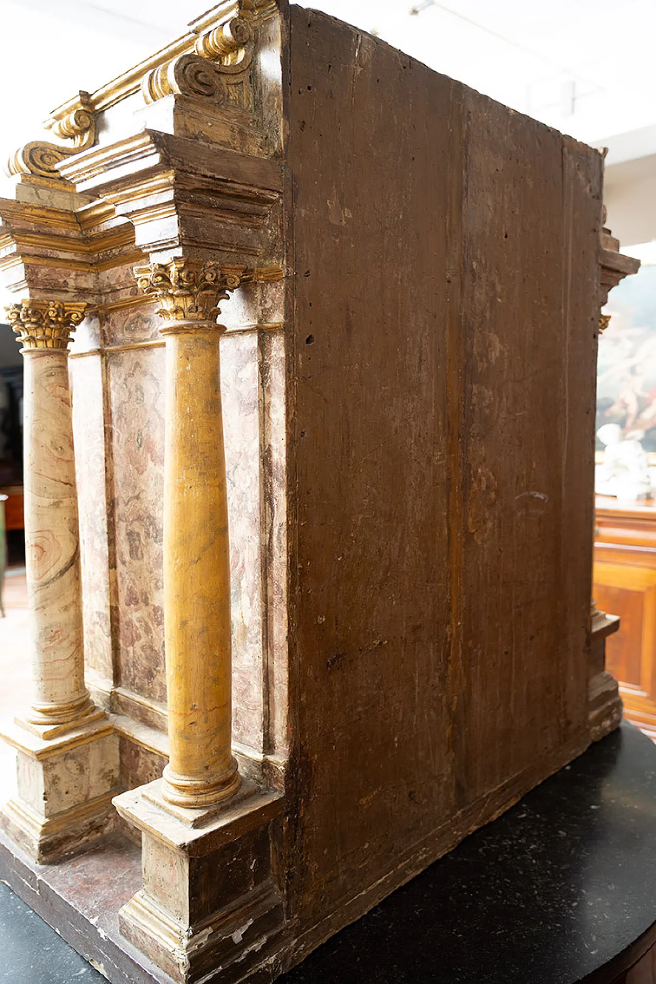 Tabernacolo di origine romana in legno marmorizzato, '600 7
