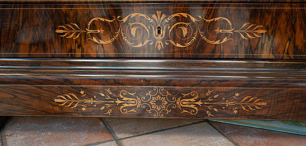 Cassettone Carlo X in radica di noce con piano in marmo, '800 3