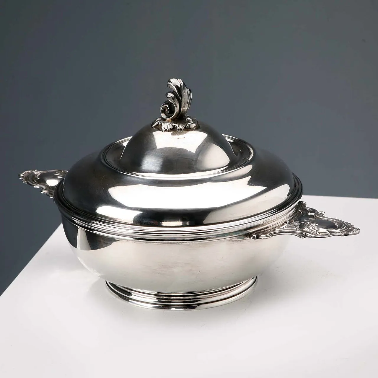 Piatto verdure in argento 925 sbalzato e cesellato, '900 1