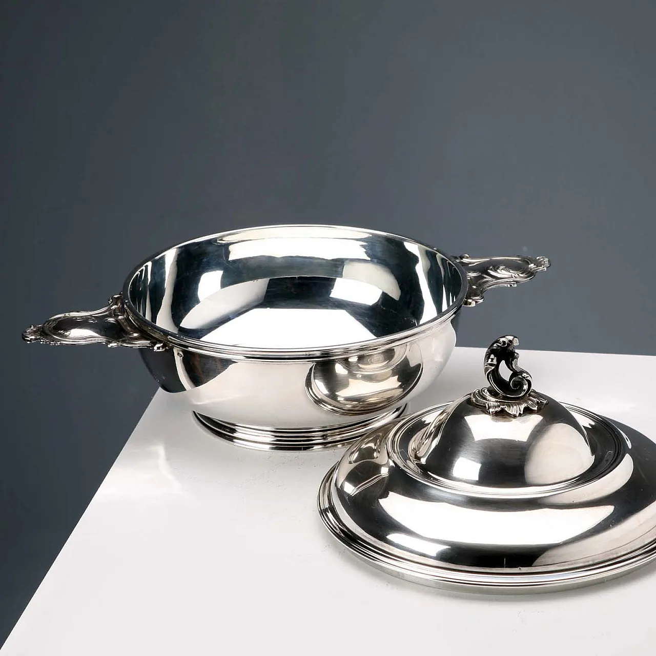 Piatto verdure in argento 925 sbalzato e cesellato, '900 4