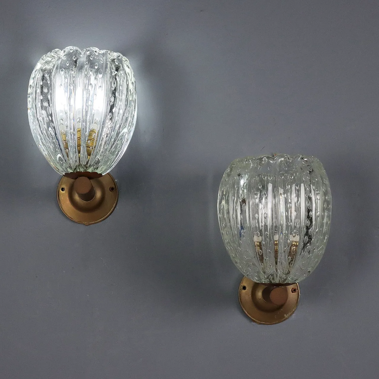 Coppia di lampade da parete in ottone e vetro di Murano, '900 1