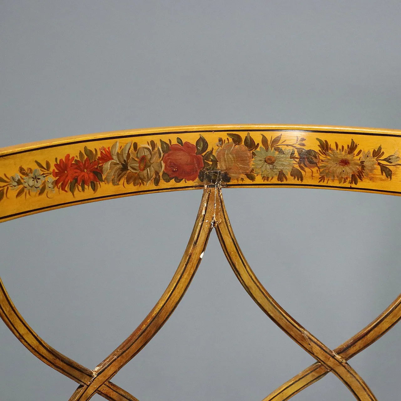 Coppia di poltrone in noce laccato e paglia di Vienna, metà '800 4