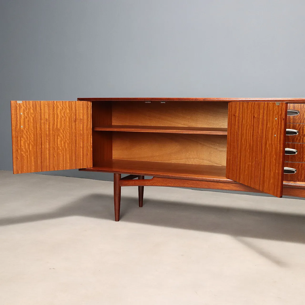 Credenza impiallacciata in teak e inserti in metallo, '900 4