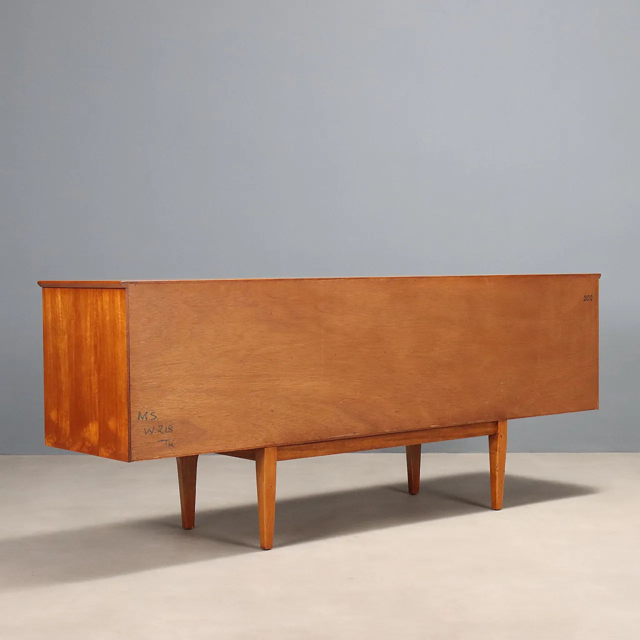 Credenza impiallacciata in teak, '900 9