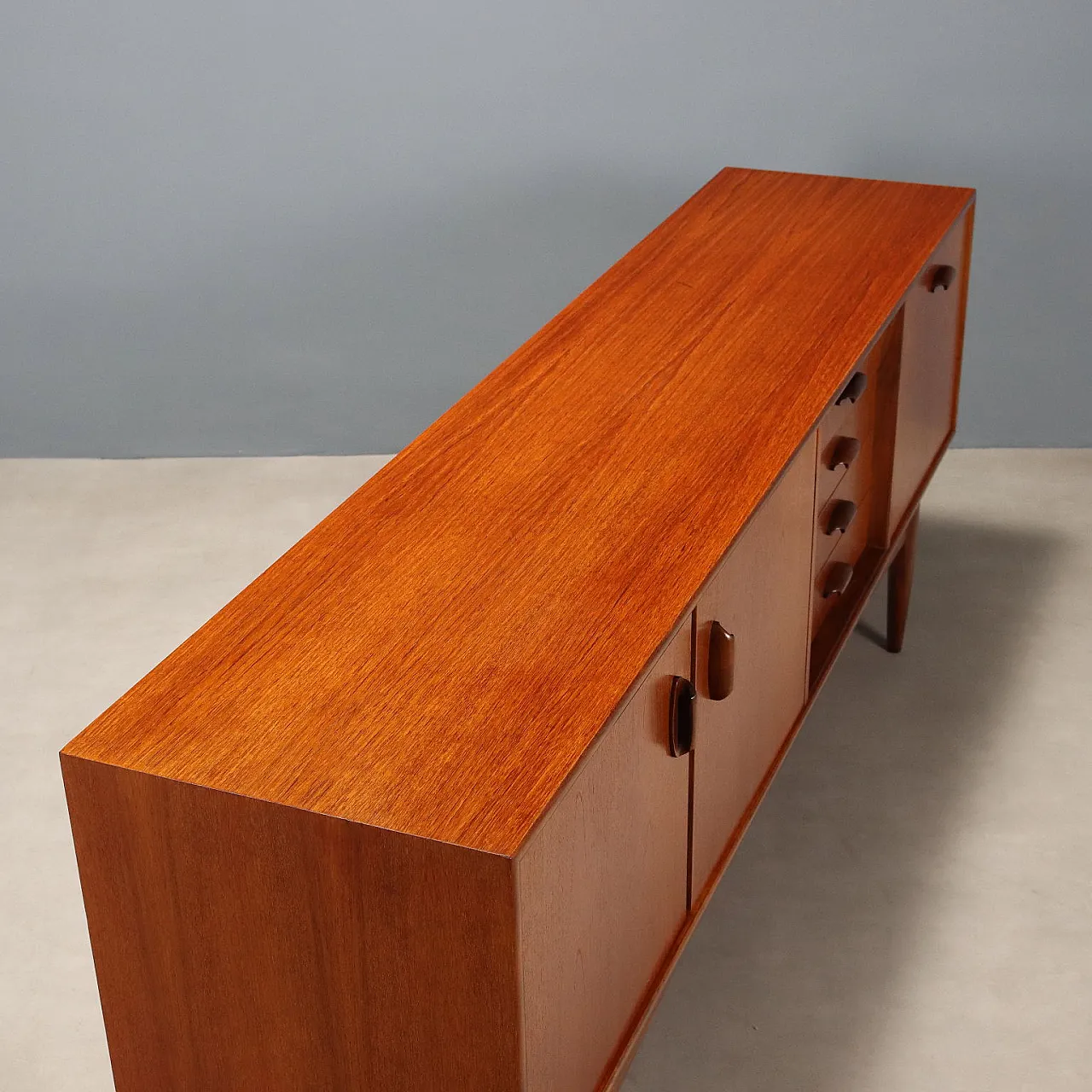 Credenza impiallacciata in teak, '900 10
