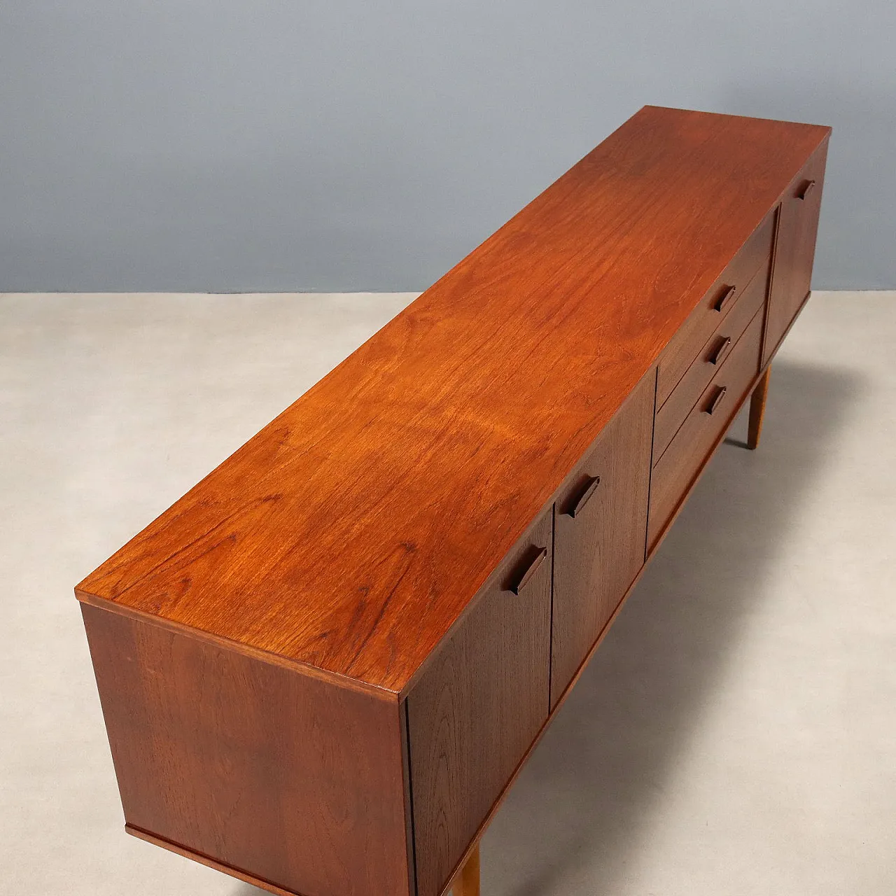 Credenza impiallacciata in teak, '900 9