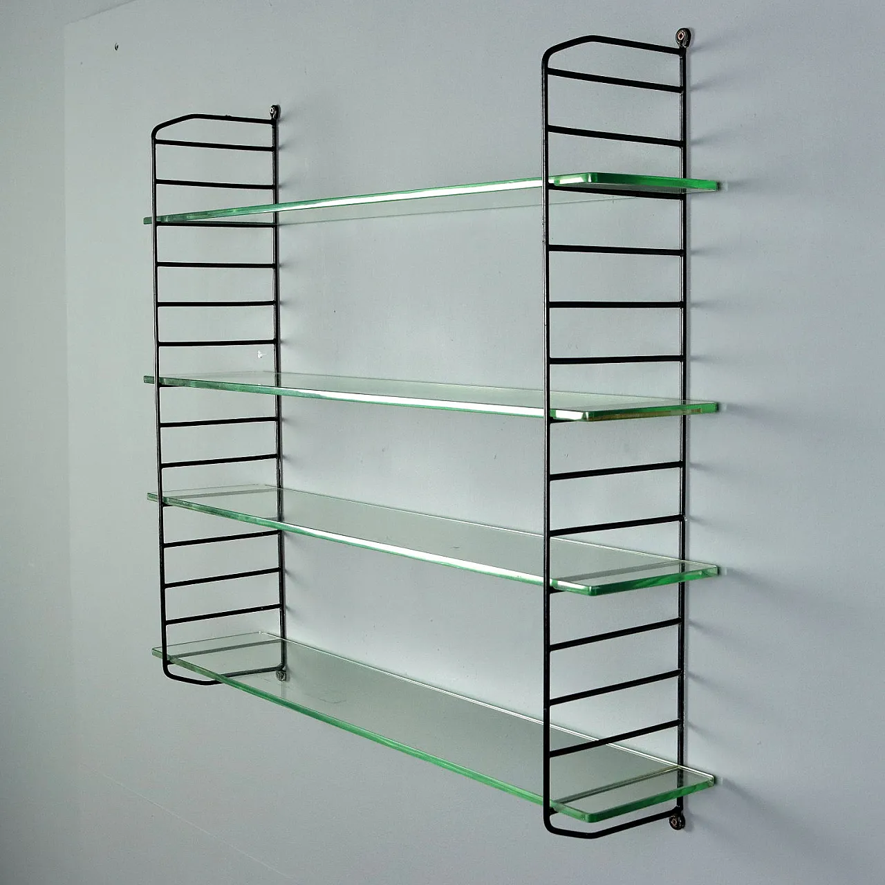 Libreria a muro in metallo smaltato, anni '60 1