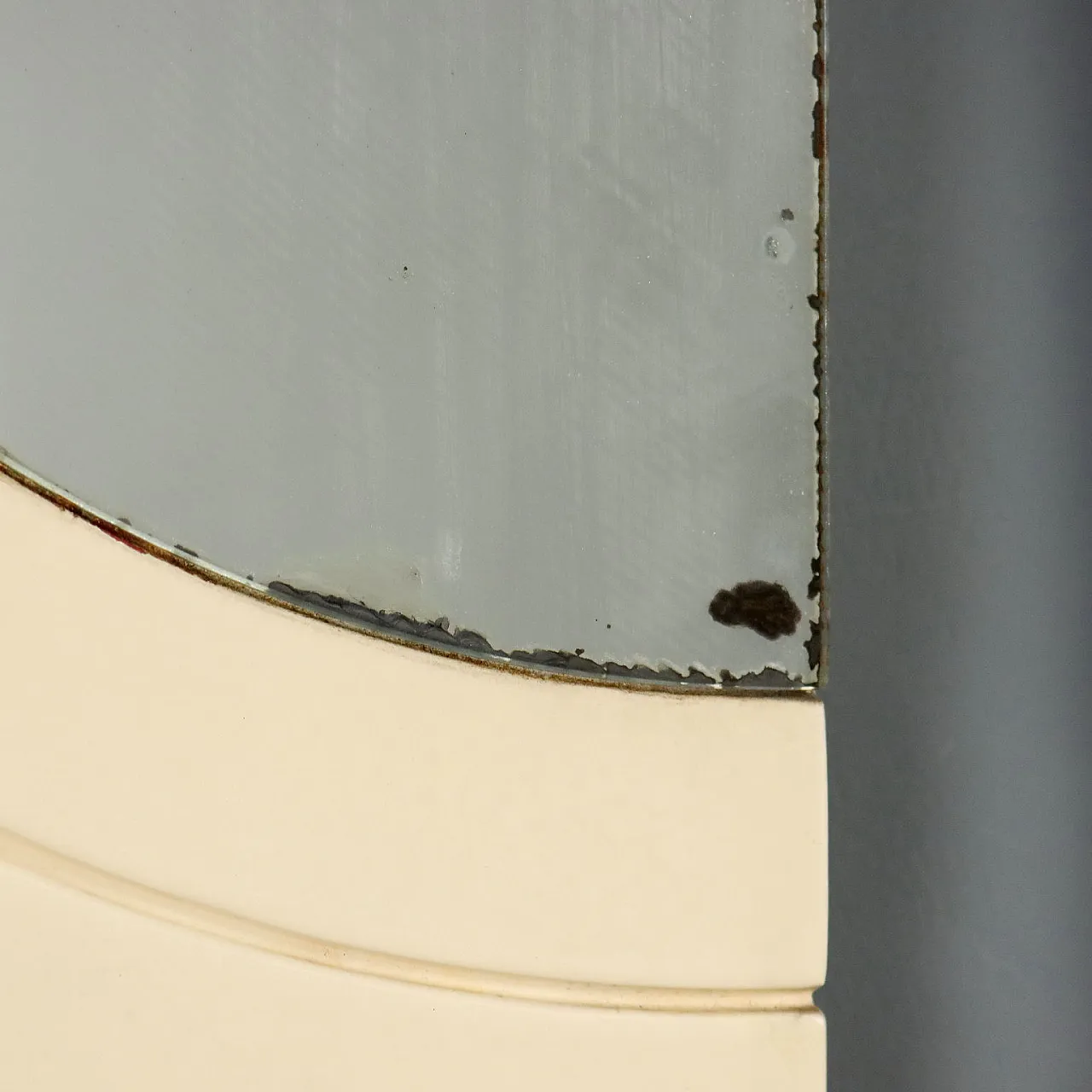 Coppia di specchi con cornici in legno laccato bianco, '900 7