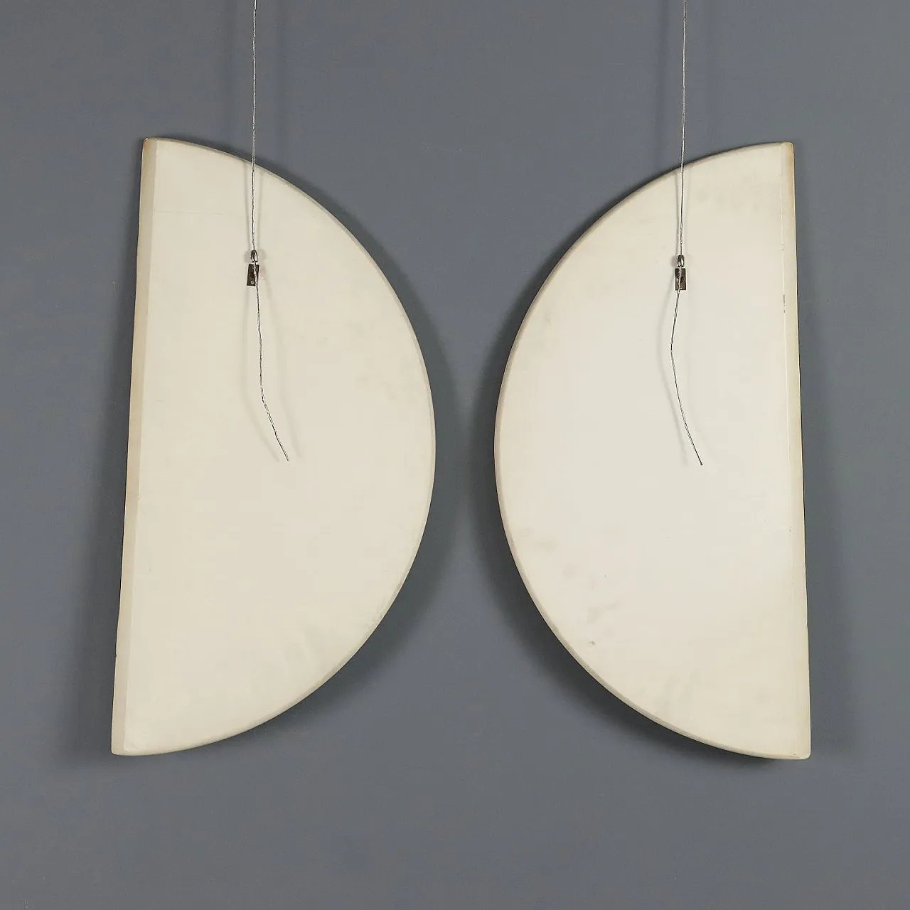 Coppia di specchi con cornici in legno laccato bianco, '900 10