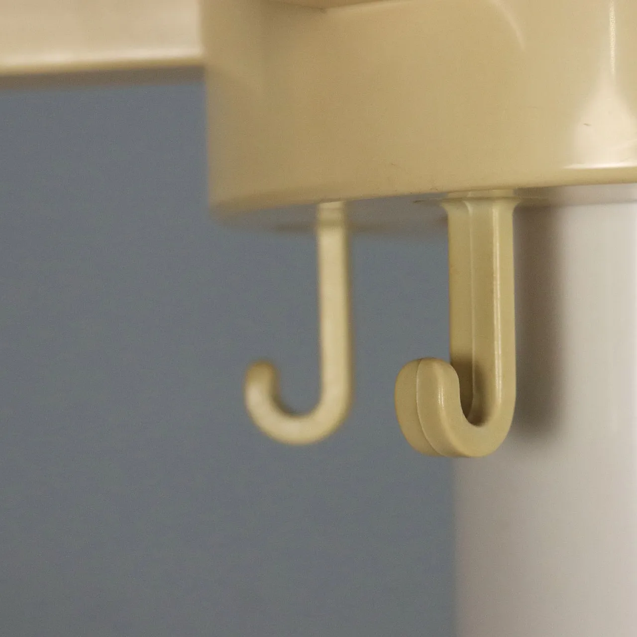 Appendiabiti da ingresso in materiale plastico, '900 5