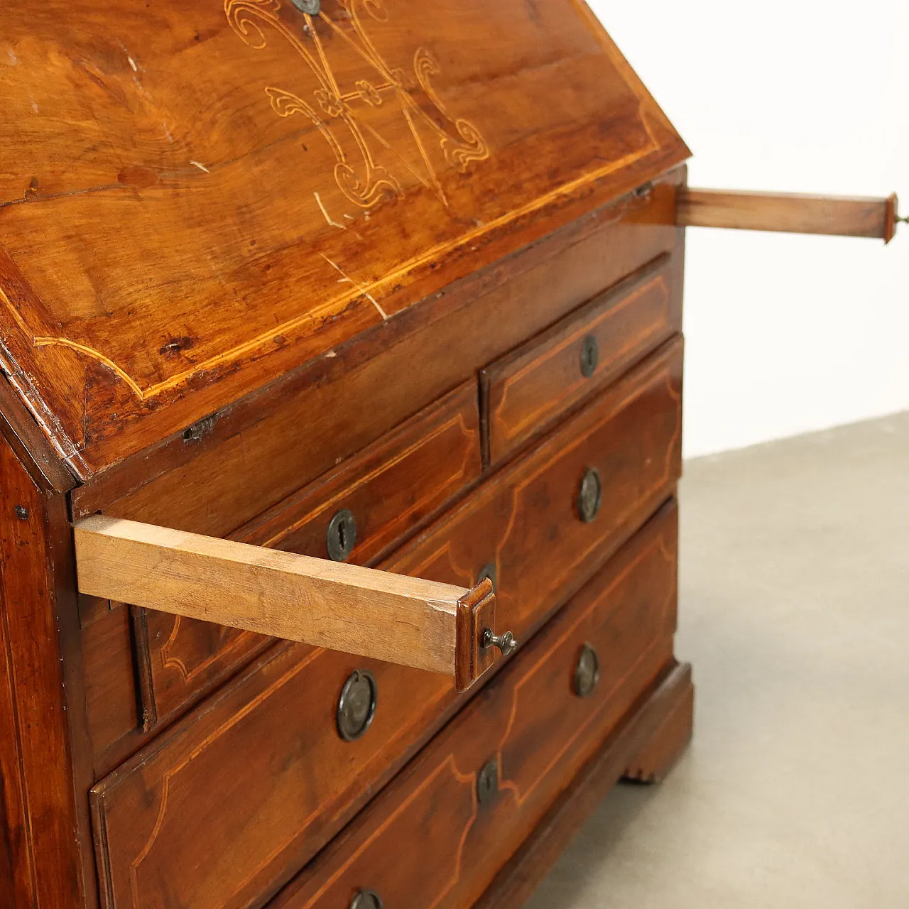 Armadio a ribalta in noce, '700 8