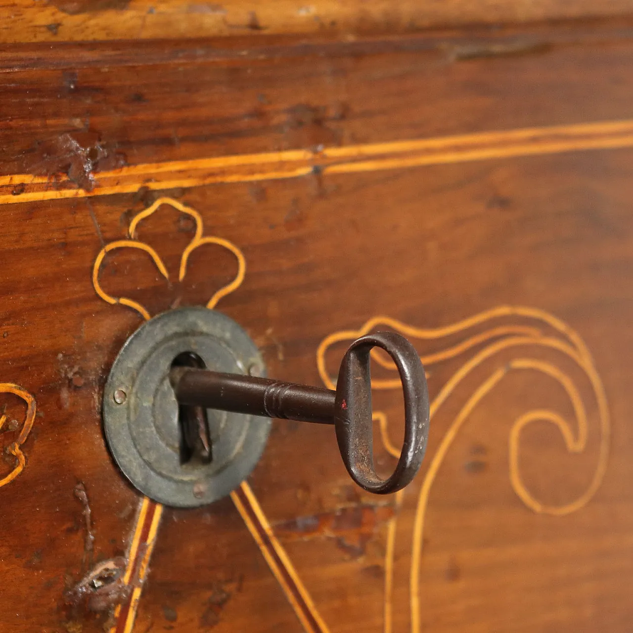 Armadio a ribalta in noce, '700 10