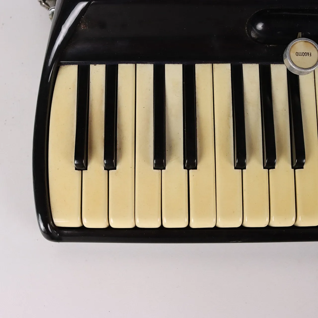 Scandalli 96 bass accordion, 1950s 4