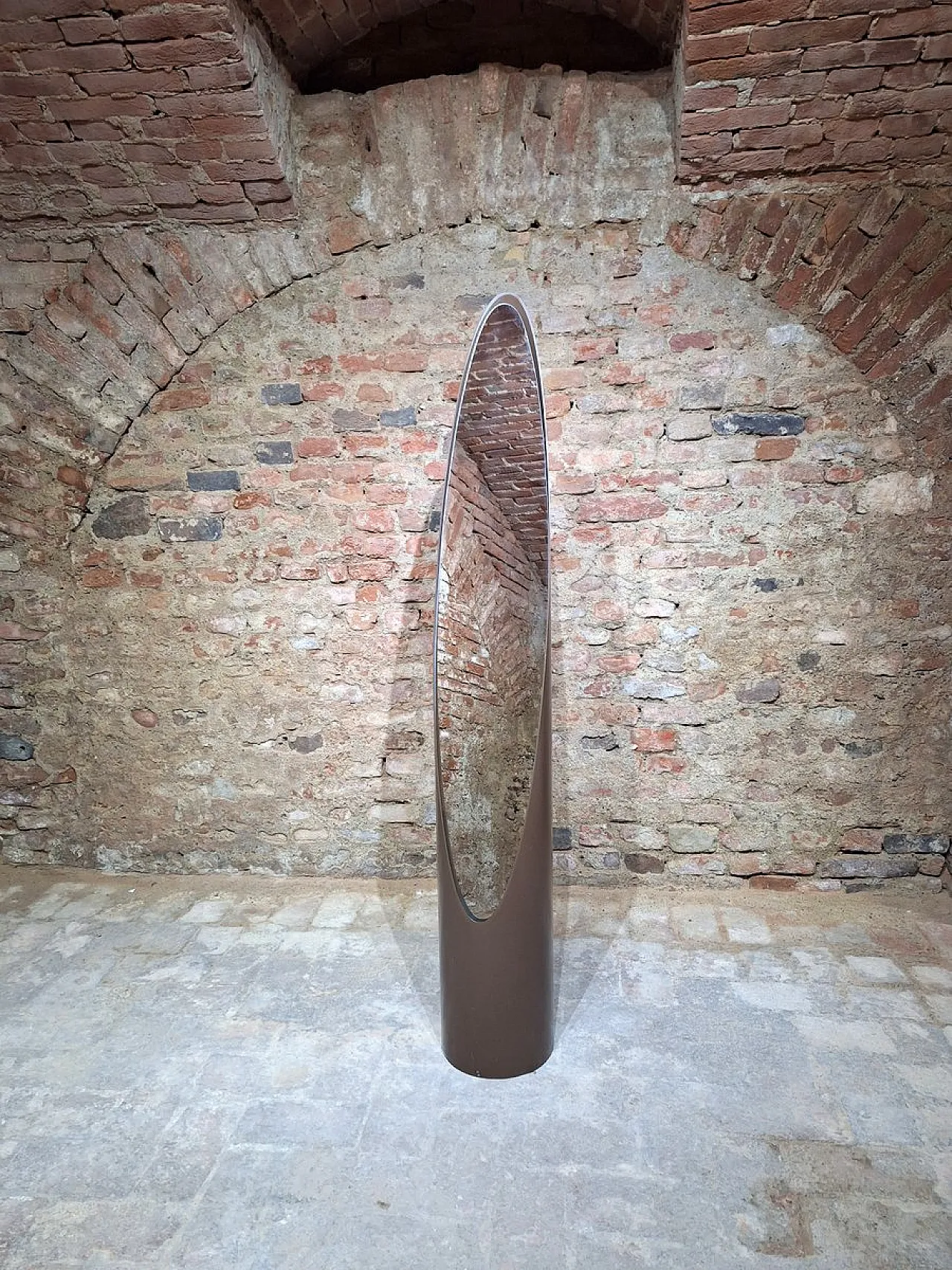 Specchio da terra Unghia di Rodolfo Bonetto, anni '70 1