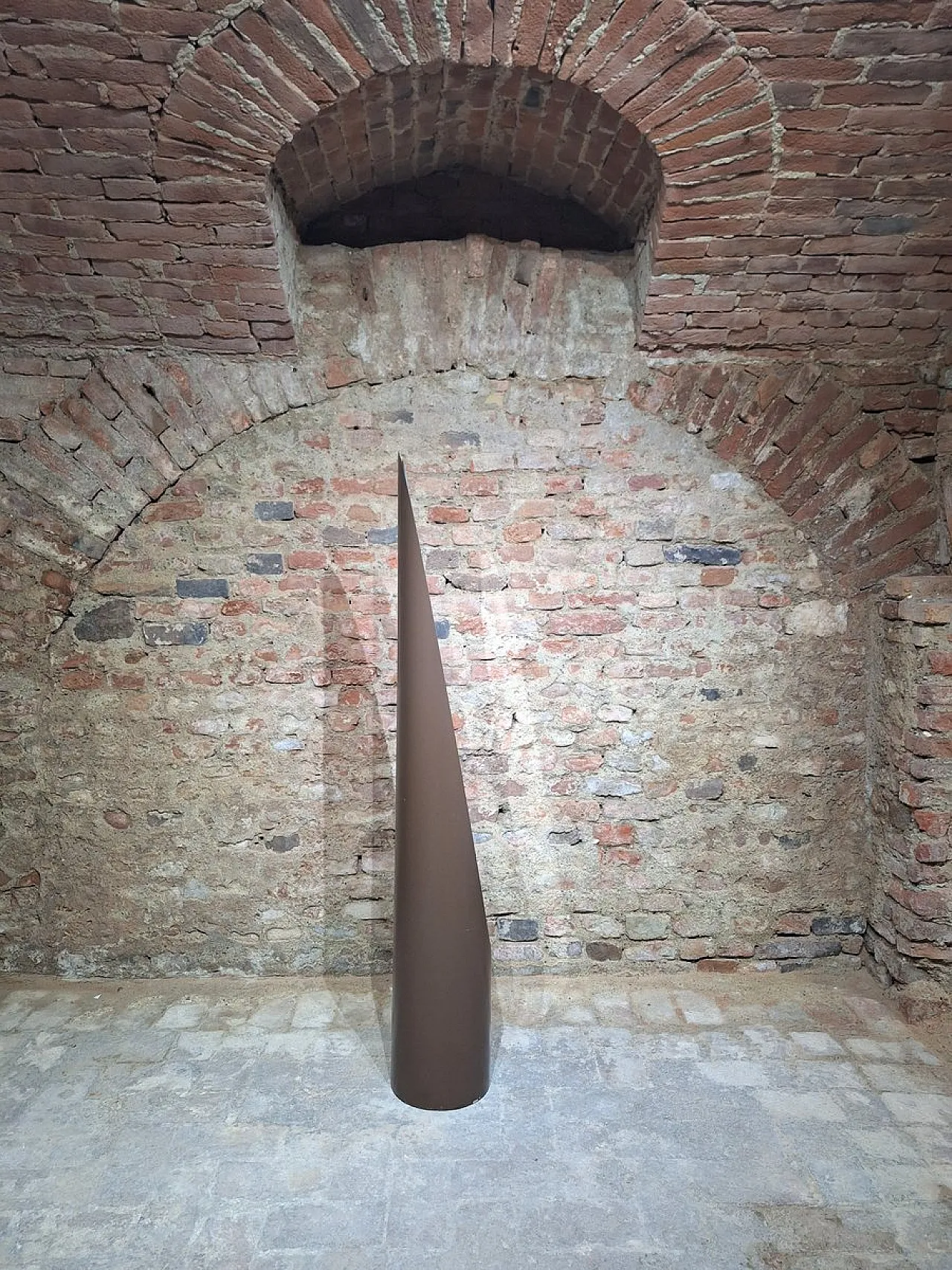 Specchio da terra Unghia di Rodolfo Bonetto, anni '70 2