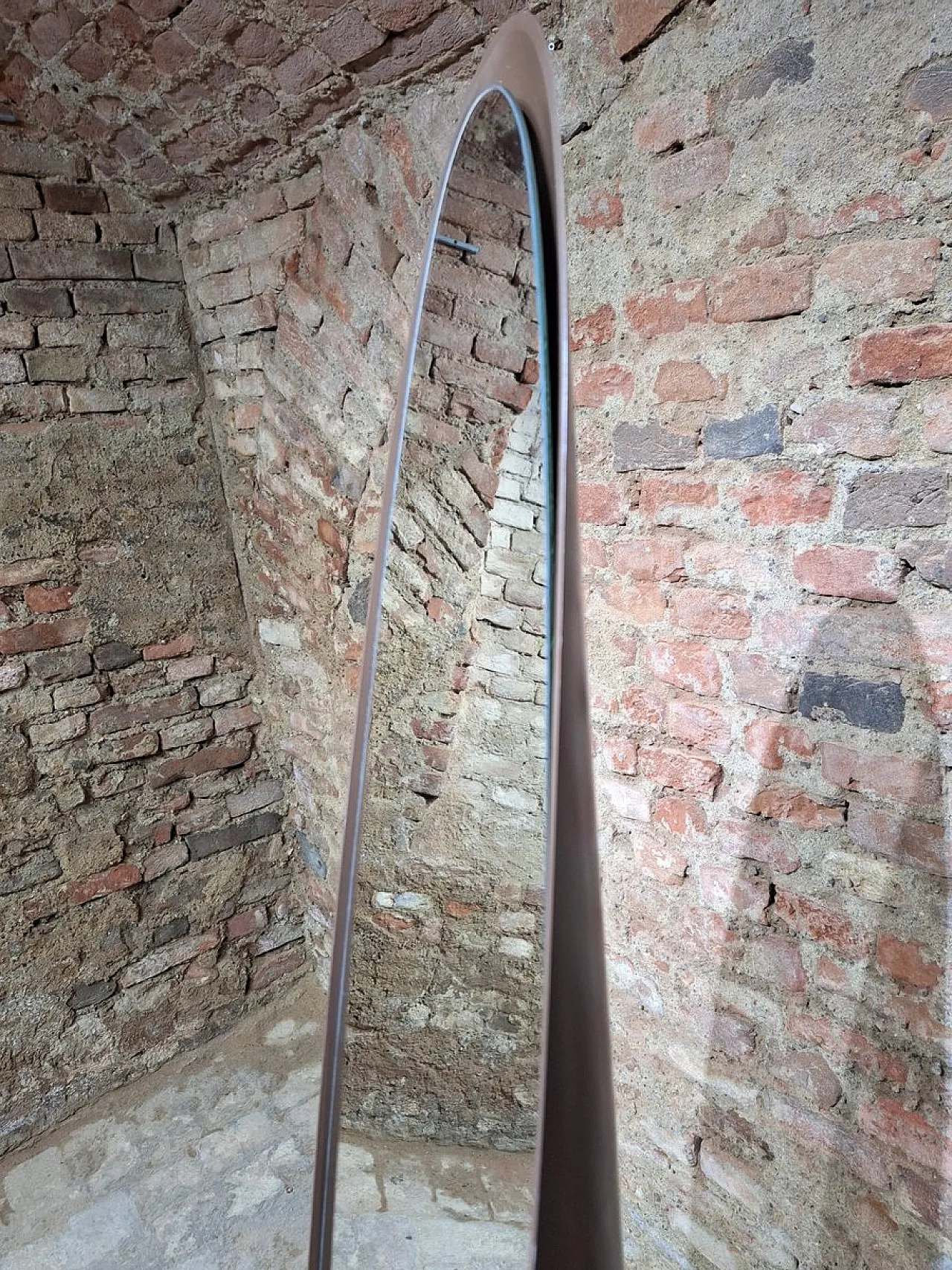 Specchio da terra Unghia di Rodolfo Bonetto, anni '70 6