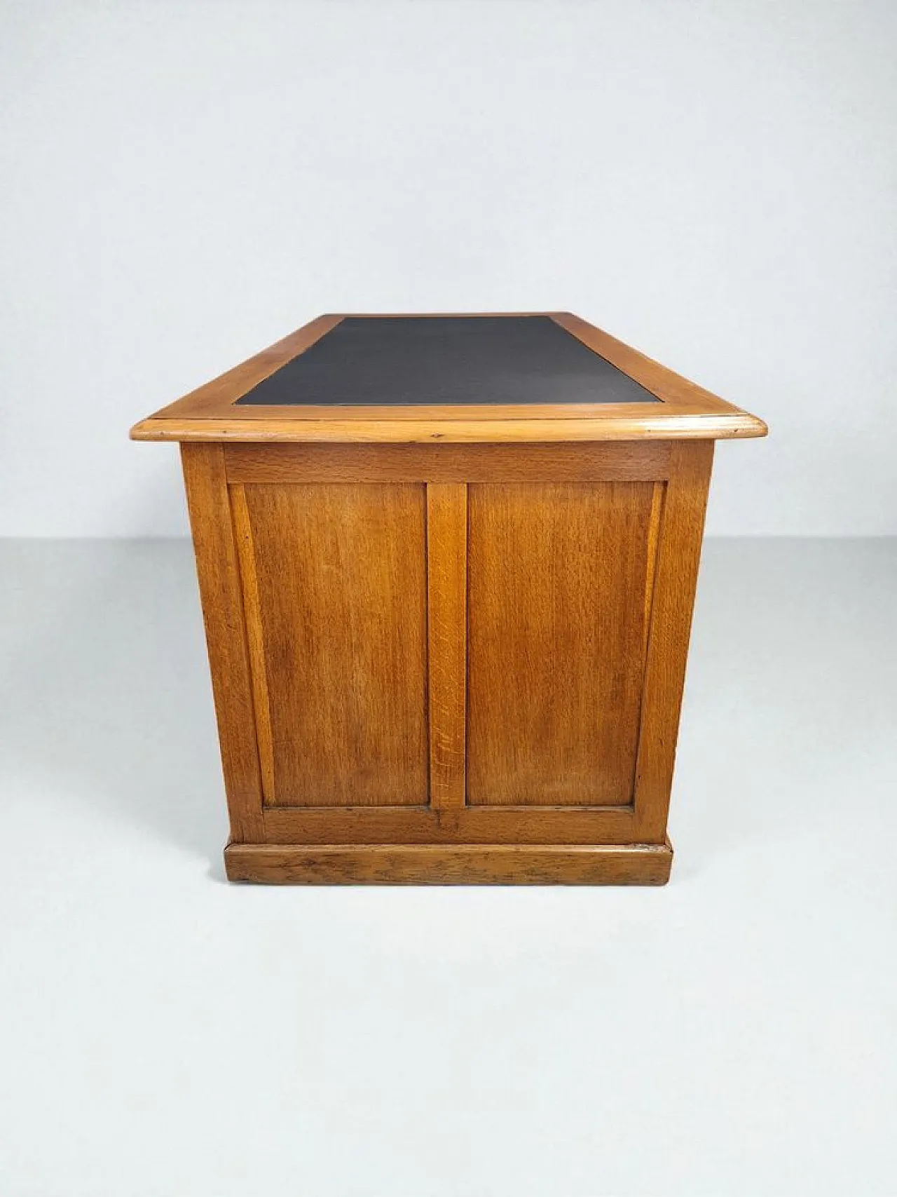 Oak executive desk with leather top, 1940s 3