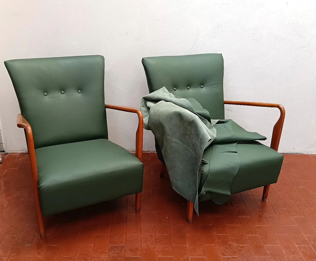 Pair of armchair 401 by Cassina walnut, calfskin, 50s 7