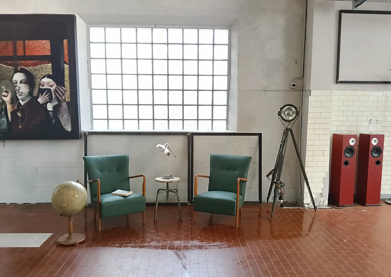 Pair of armchair 401 by Cassina walnut, calfskin, 50s 24